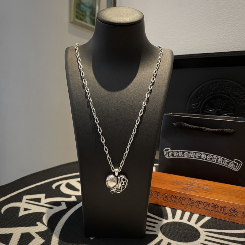 Ch**me He**ts necklaces